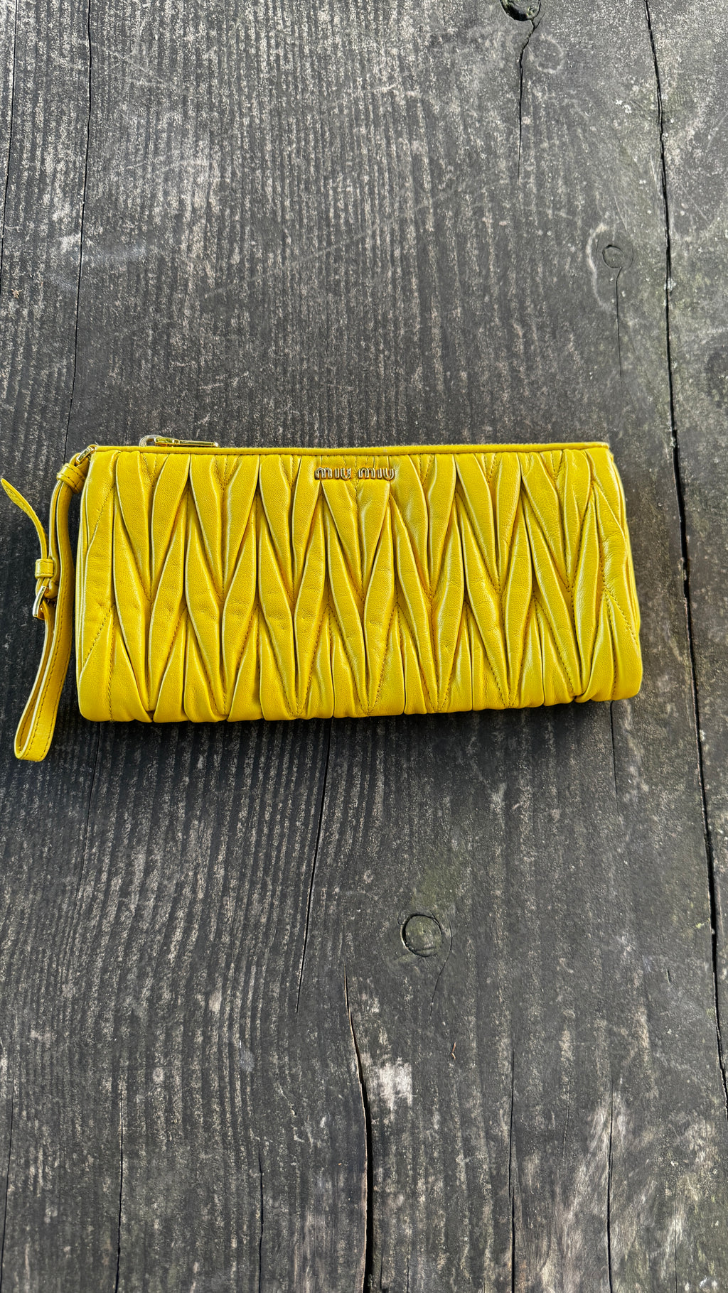 Miu Miu Pochette in Pelle Matelassé - Giallo Lime