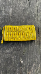 Miu Miu Pochette in Pelle Matelassé - Giallo Lime