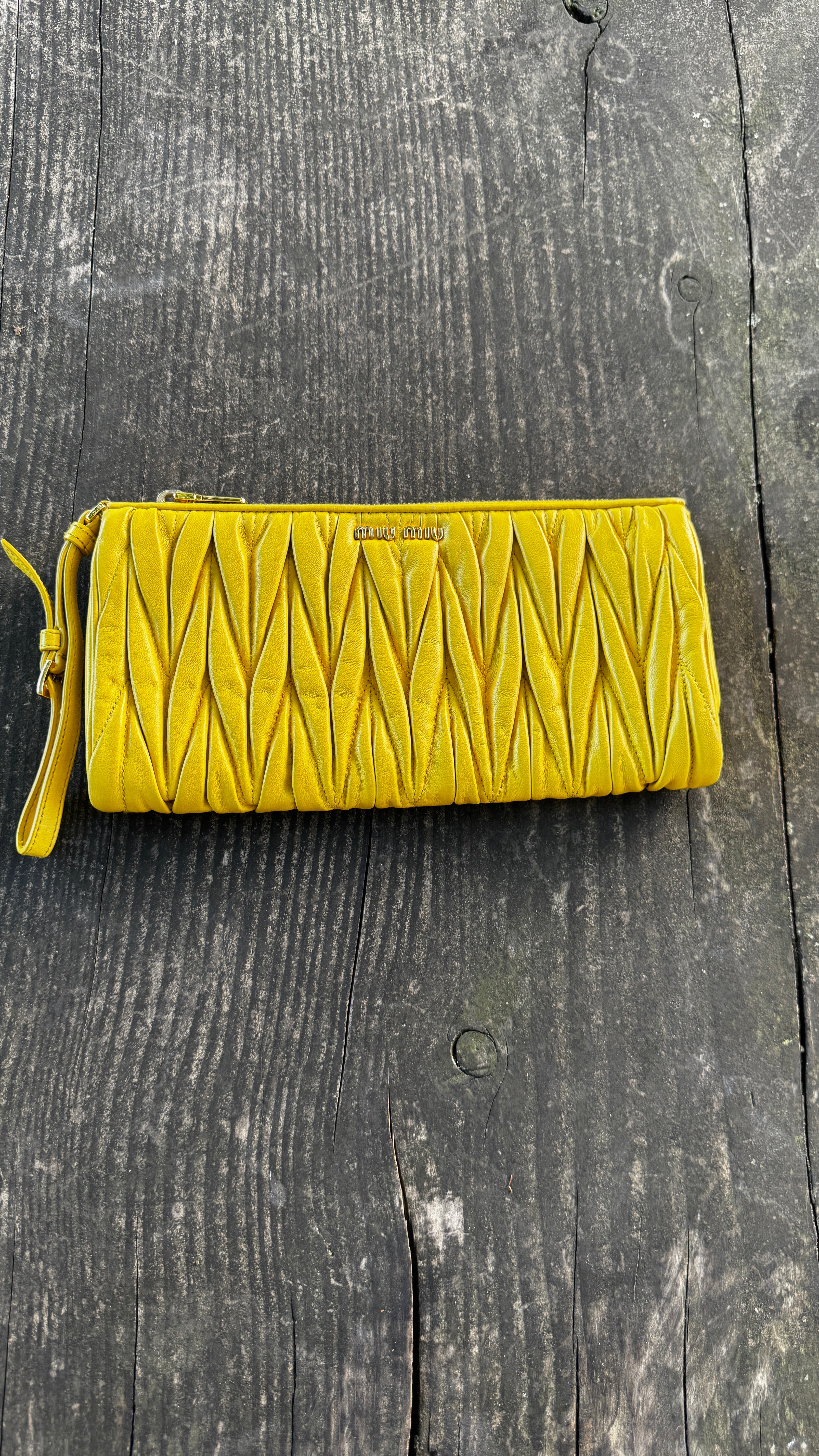 Miu Miu Pochette in Pelle Matelassé - Giallo Lime