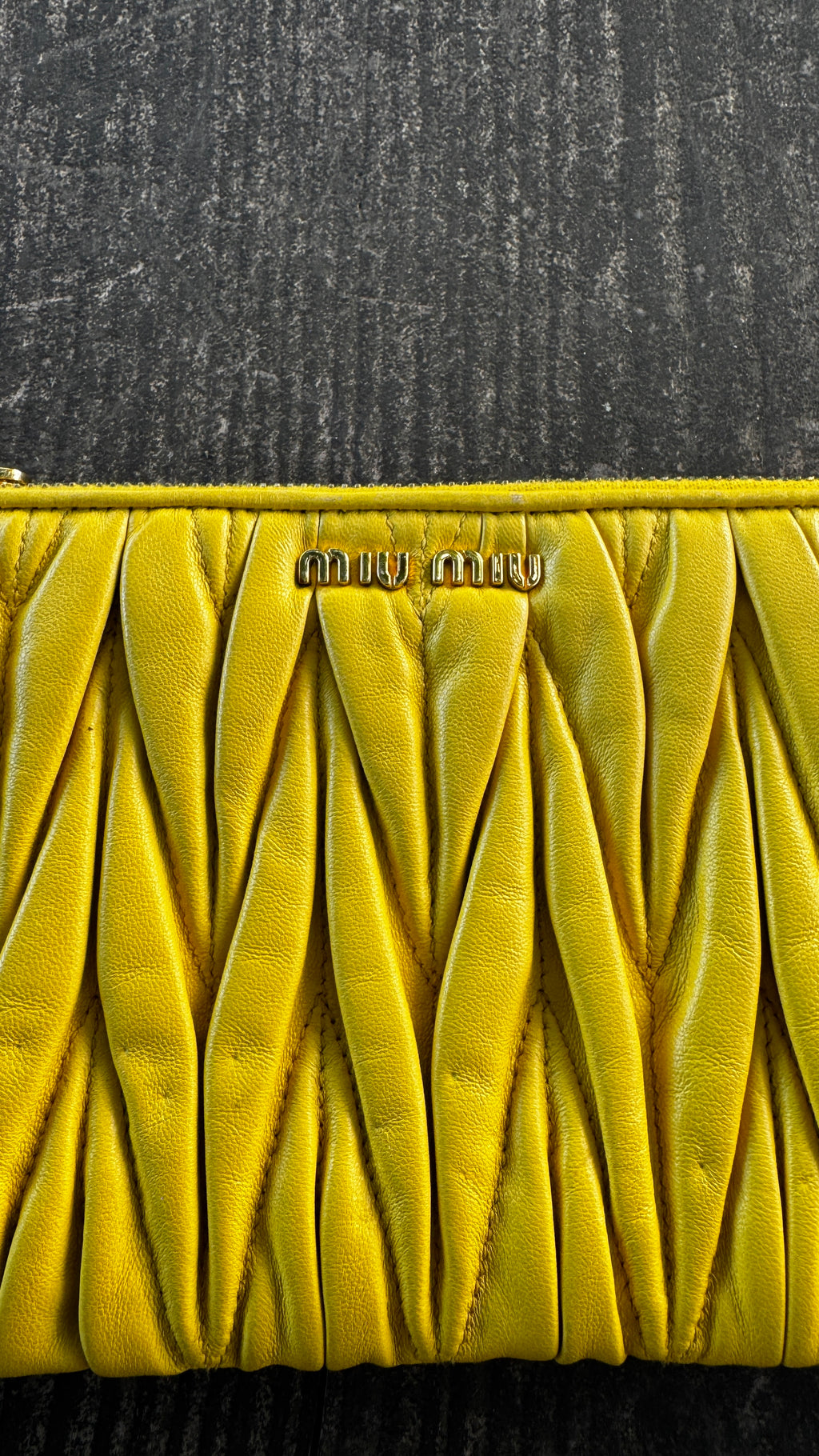 Miu Miu Pochette in Pelle Matelassé - Giallo Lime