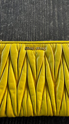 Miu Miu Pochette in Pelle Matelassé - Giallo Lime