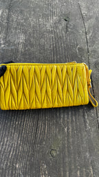 Miu Miu Pochette in Pelle Matelassé - Giallo Lime