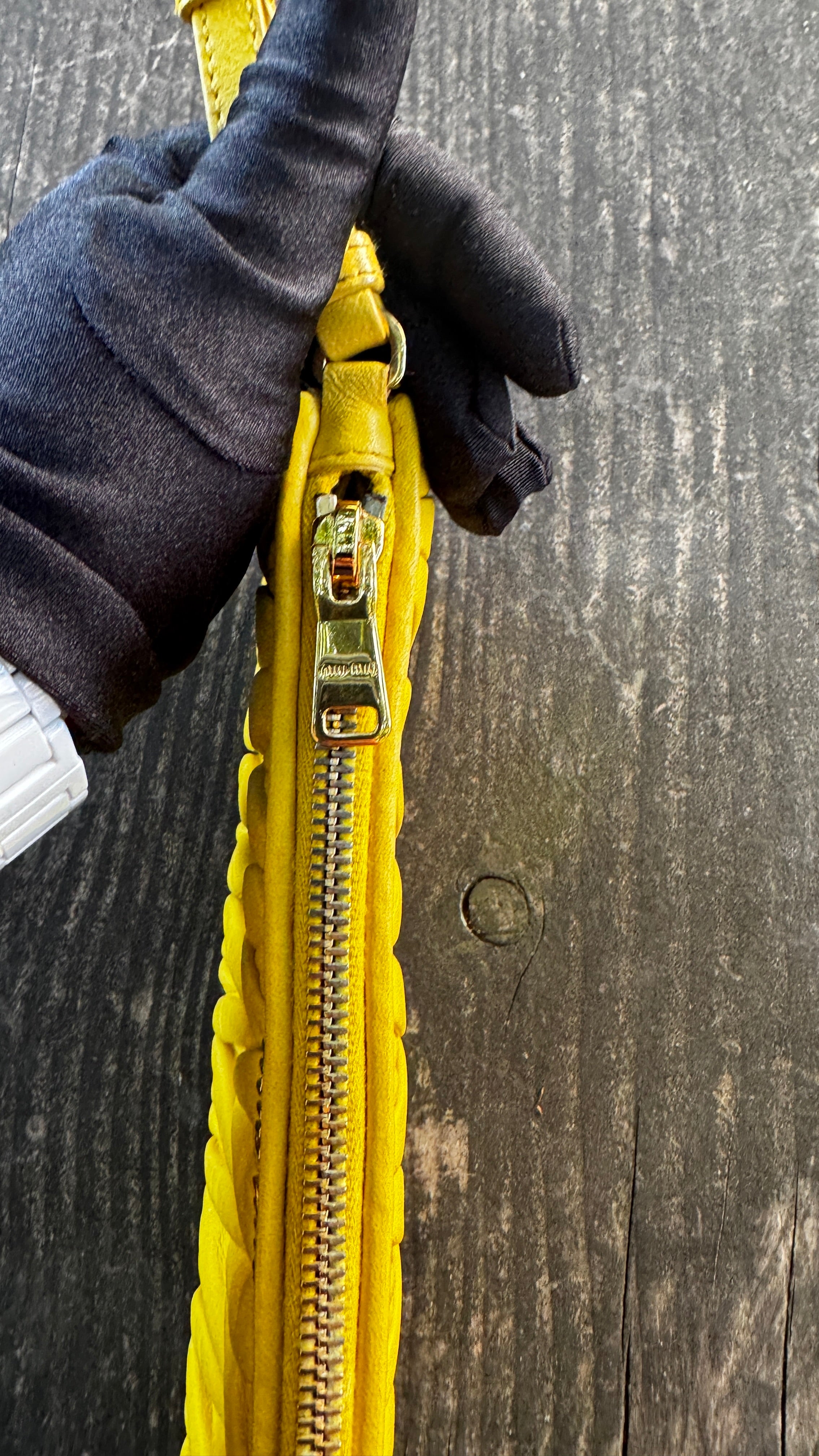 Miu Miu Pochette in Pelle Matelassé - Giallo Lime