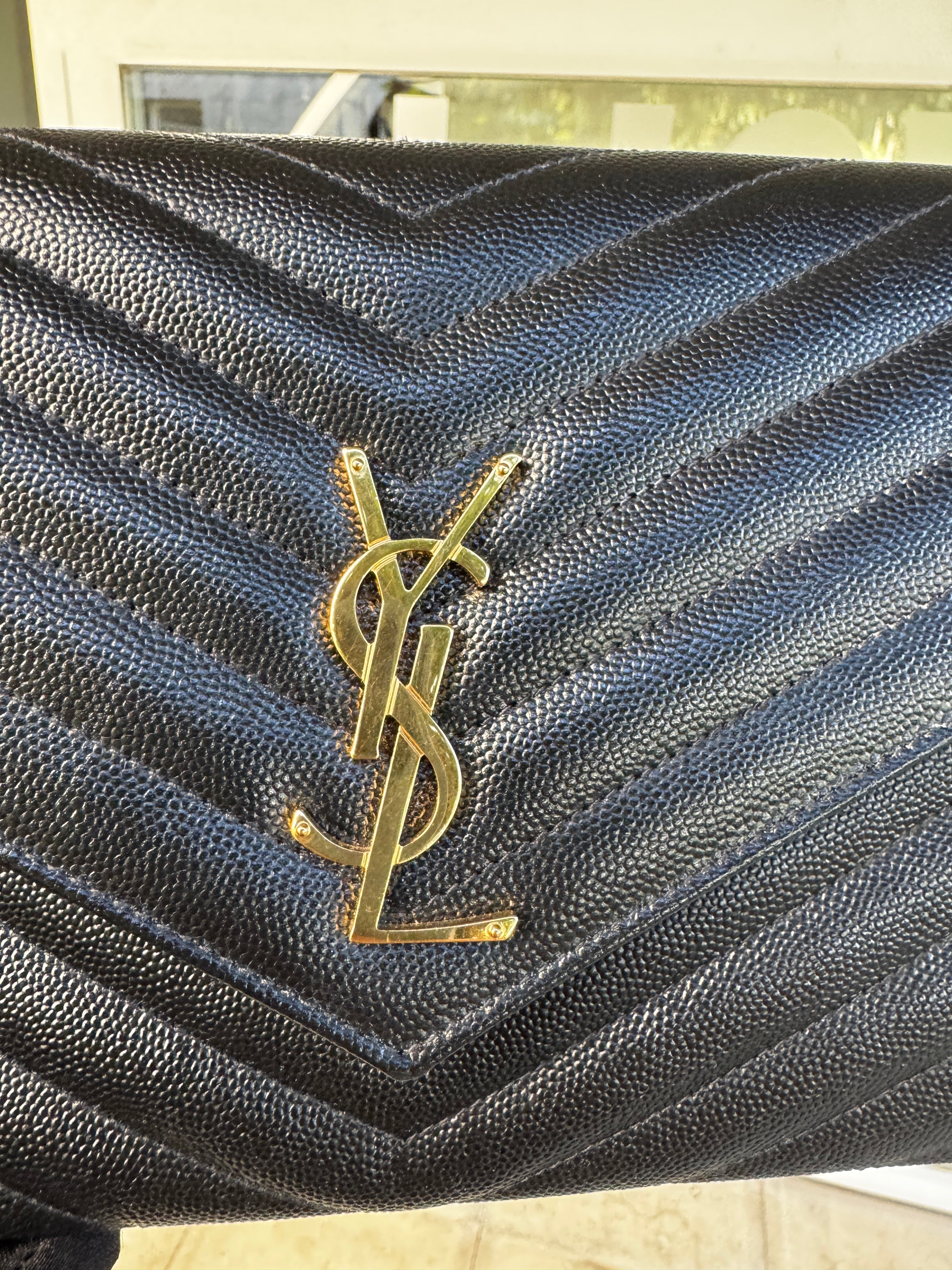 Saint Laurent Pochette Cassandre in Pelle Grain de Poudre - Nero