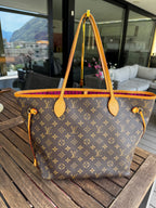Louis Vuitton Neverfull MM in Tela Monogram con Interno Pivoine e Pochette