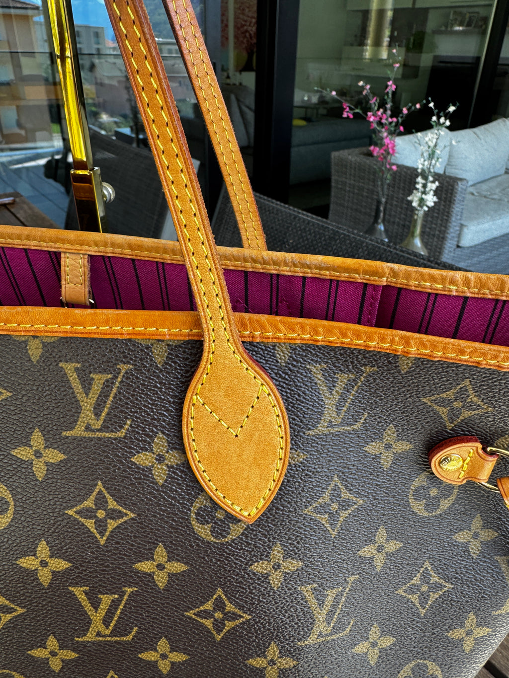 Louis Vuitton Neverfull MM in Tela Monogram con Interno Pivoine e Pochette