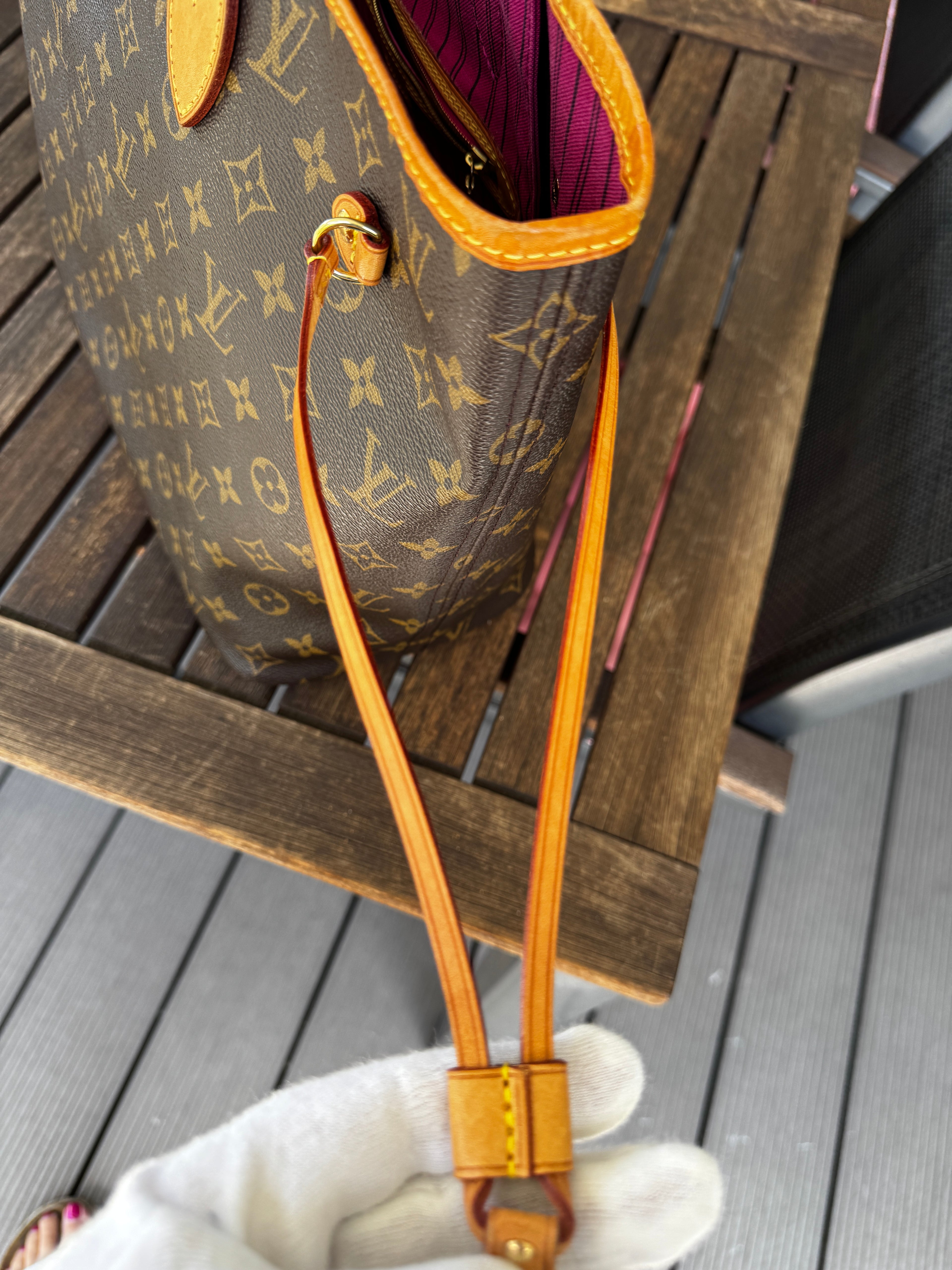 Louis Vuitton Neverfull MM in Tela Monogram con Interno Pivoine e Pochette