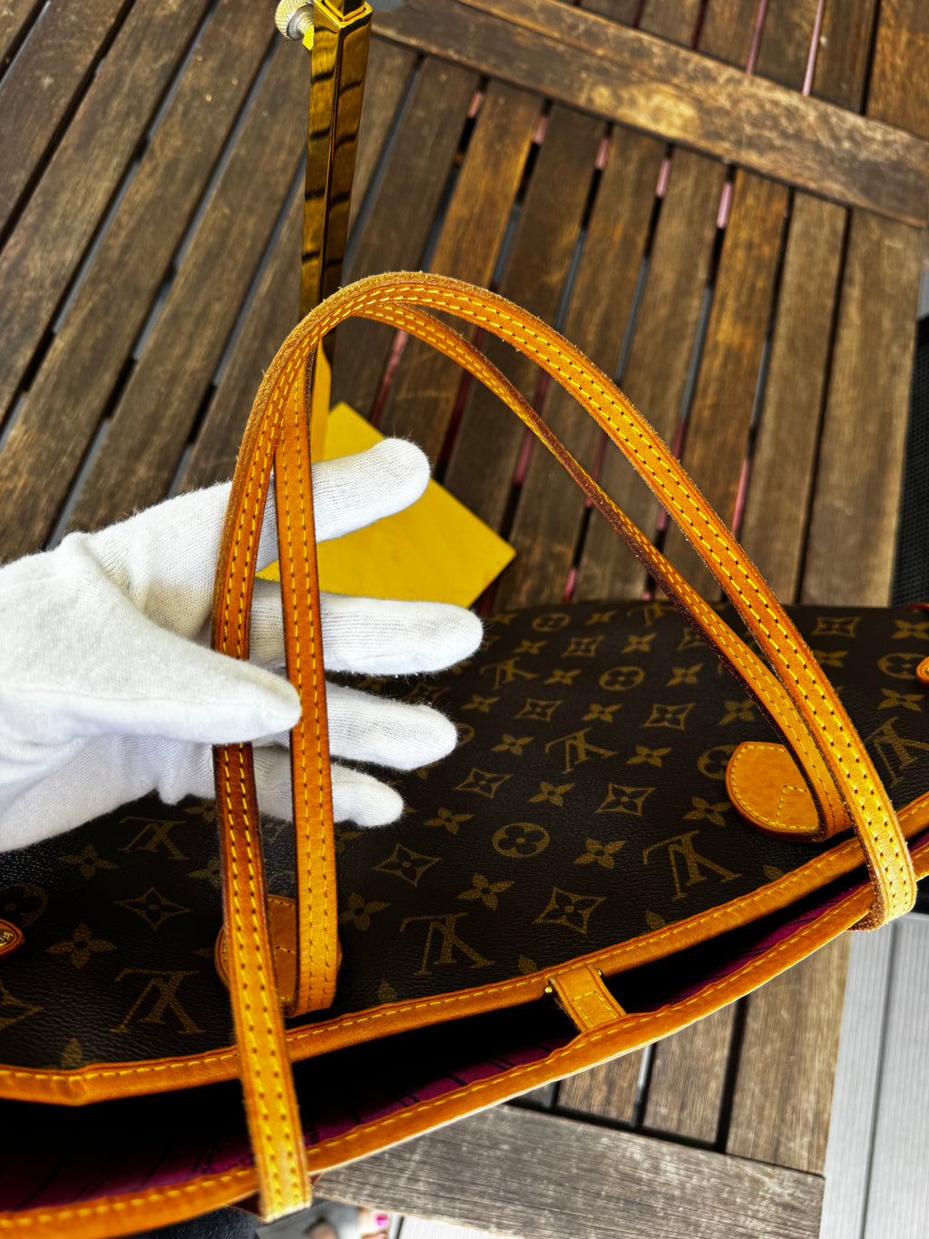 Louis Vuitton Neverfull MM in Tela Monogram con Interno Pivoine e Pochette