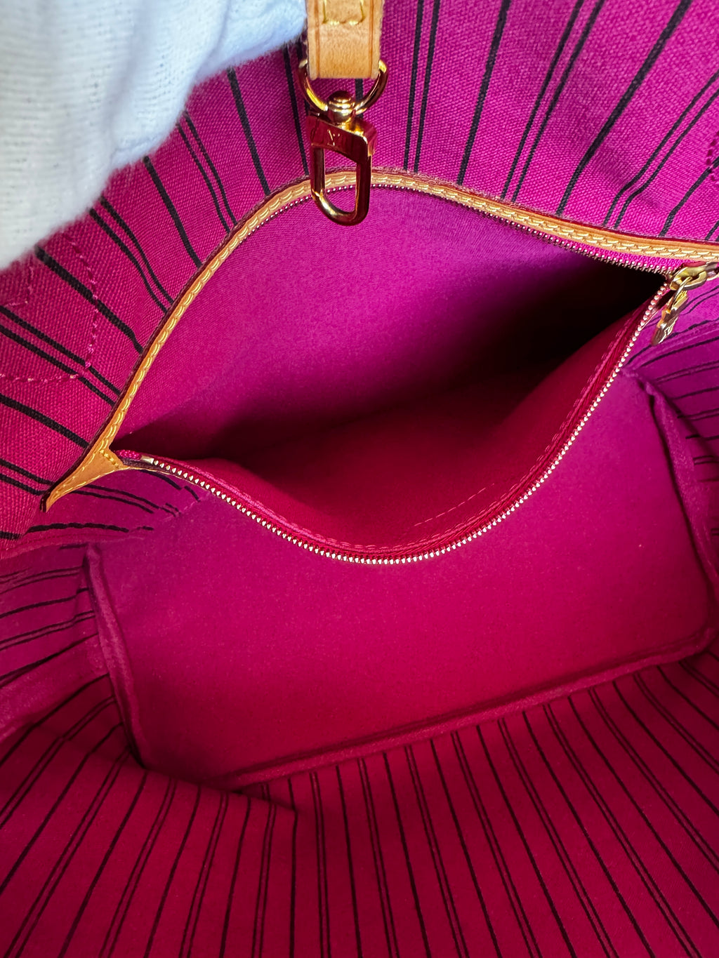 Louis Vuitton Neverfull MM in Tela Monogram con Interno Pivoine e Pochette