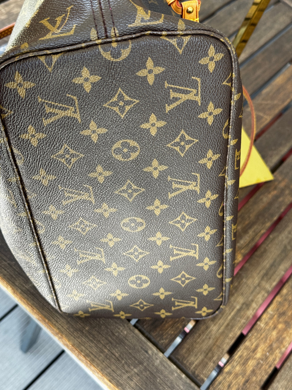 Louis Vuitton Neverfull MM in Tela Monogram con Interno Pivoine e Pochette