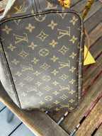 Louis Vuitton Neverfull MM in Tela Monogram con Interno Pivoine e Pochette