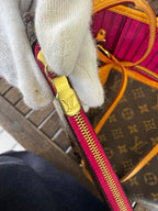 Louis Vuitton Neverfull MM in Tela Monogram con Interno Pivoine e Pochette