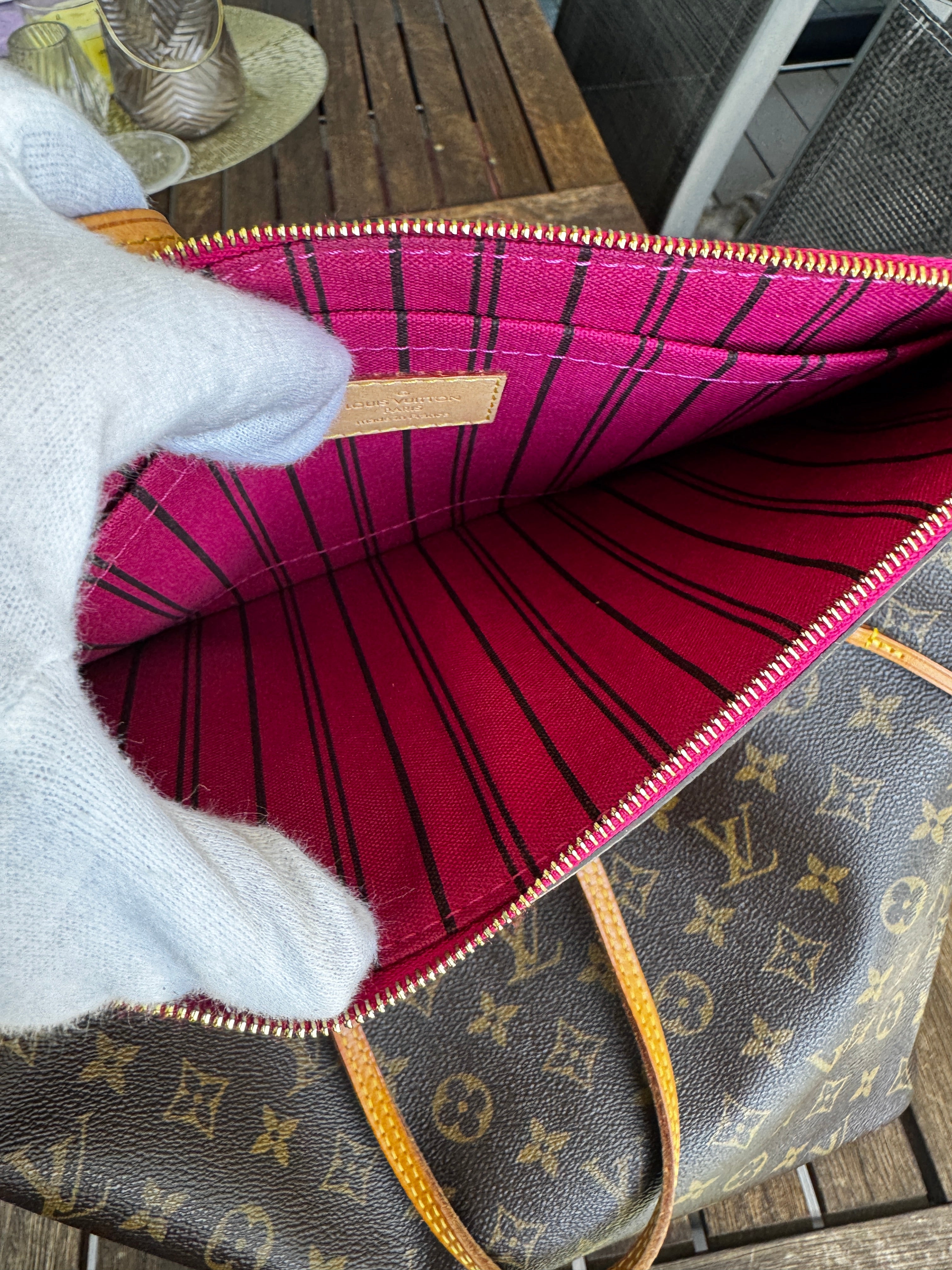 Louis Vuitton Neverfull MM in Tela Monogram con Interno Pivoine e Pochette