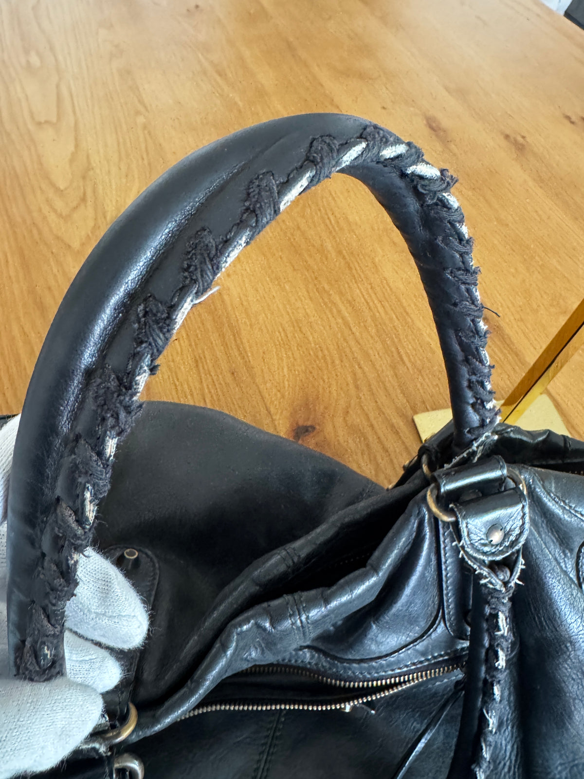 Balenciaga City Weekender in Pelle di Agnello Nera