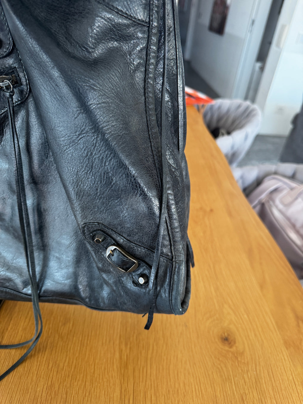 Balenciaga City Weekender in Pelle di Agnello Nera