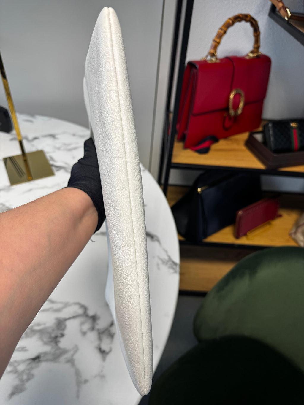 Balenciaga Pochette Everyday Medium in Pelle Bianca
