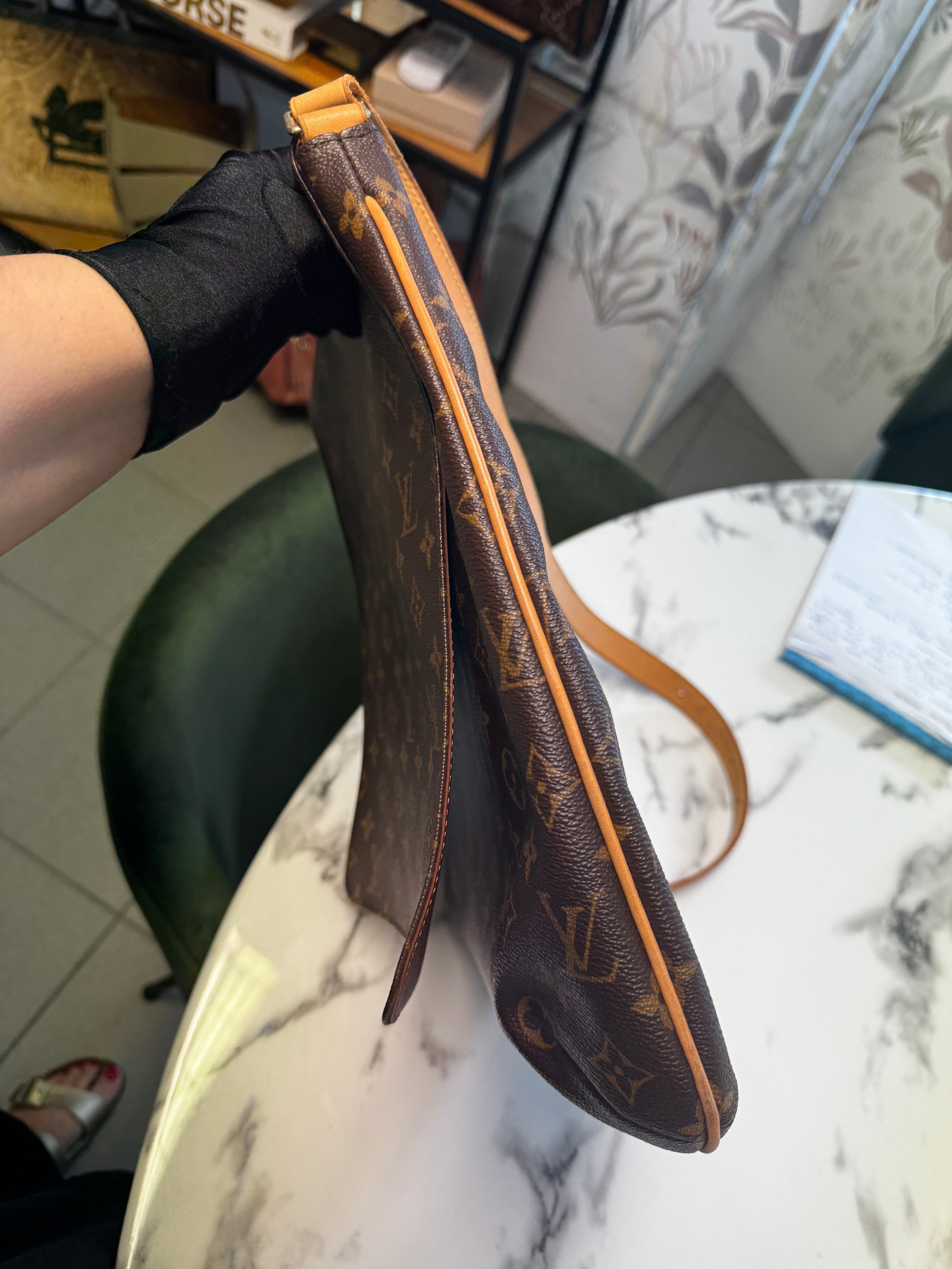 Louis Vuitton Musette Salsa GM in Tela Monogram