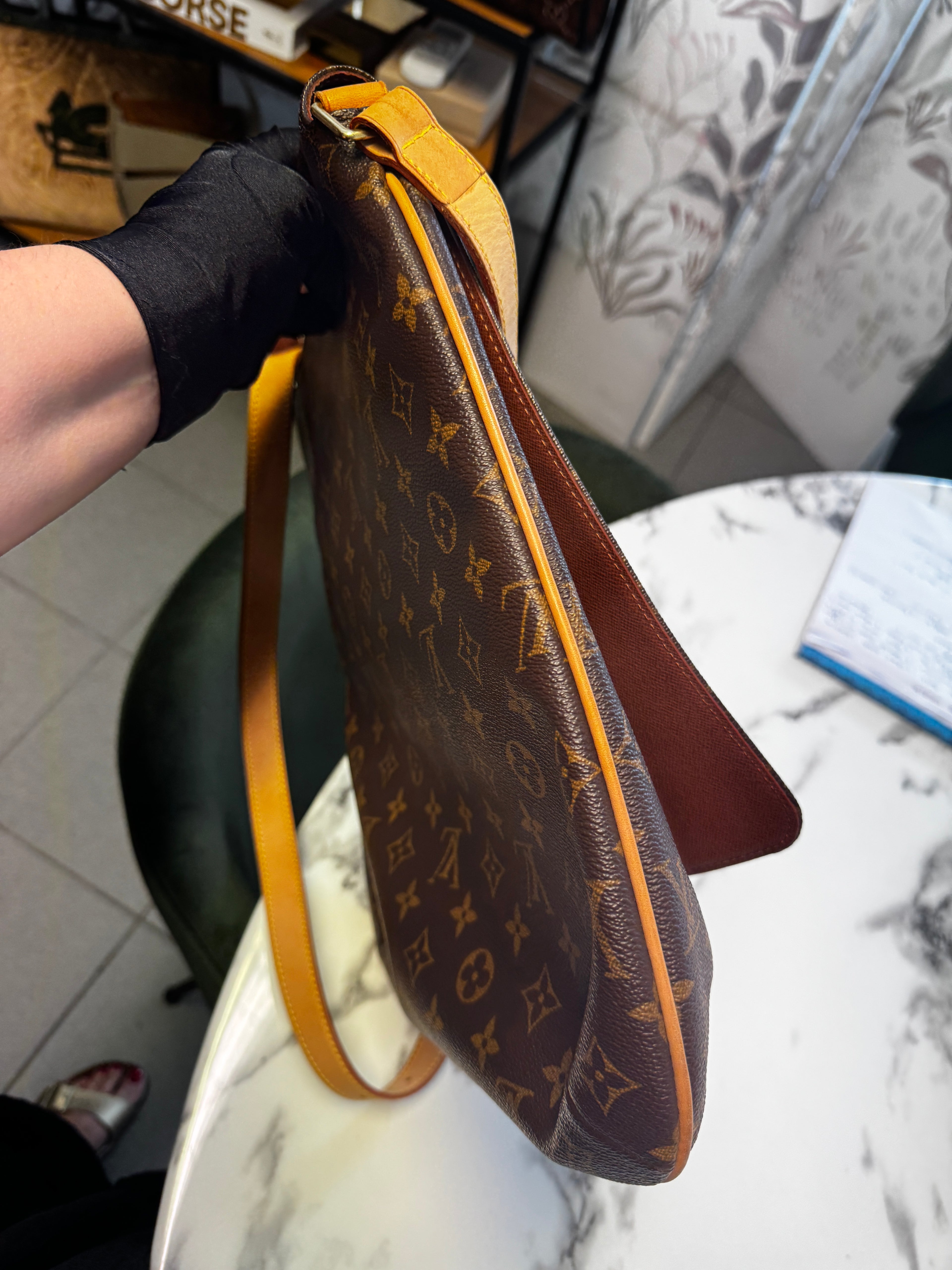 Louis Vuitton Musette Salsa GM in Tela Monogram