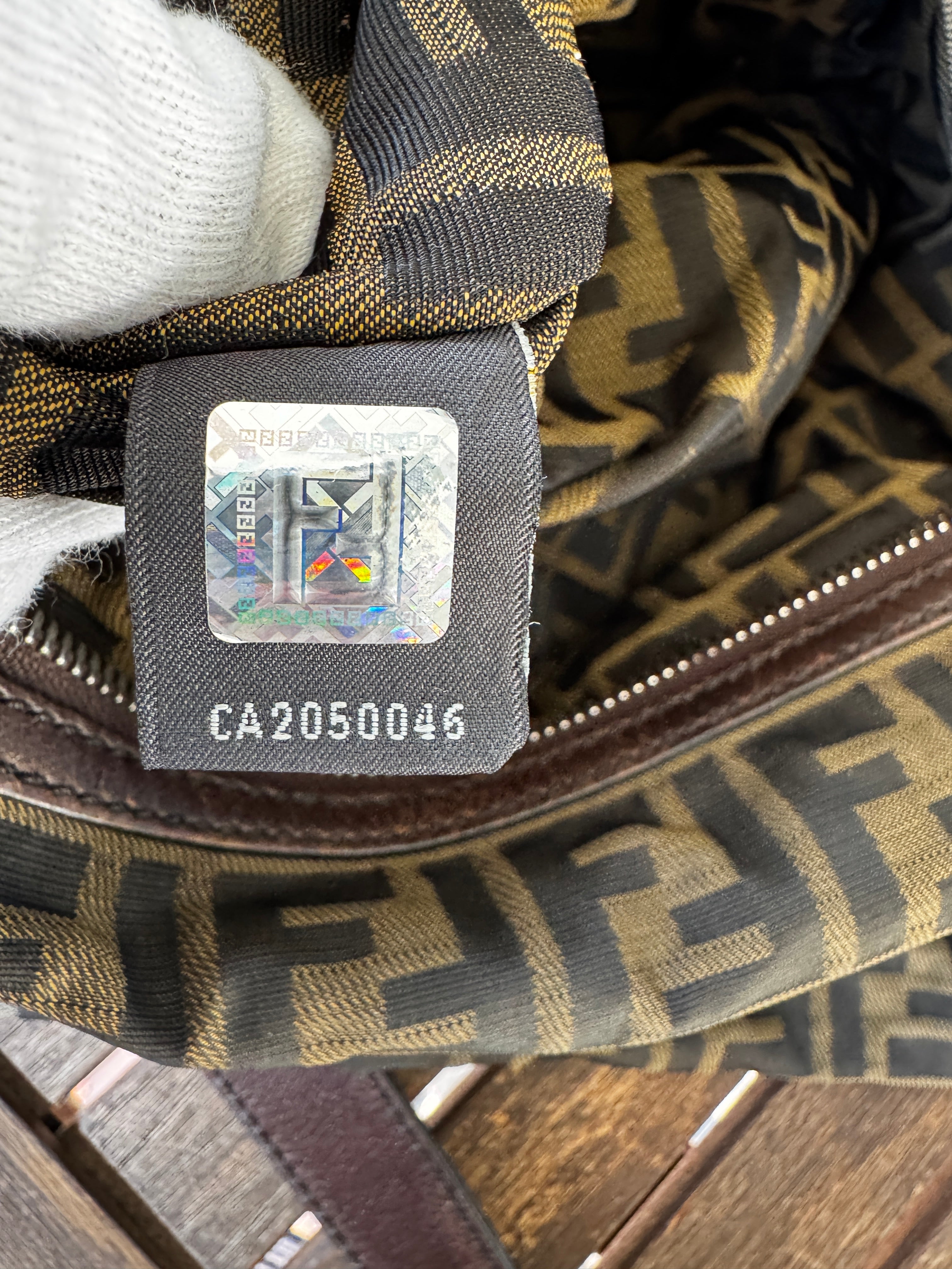 Fendi Borsa a Tracolla Messenger in Tessuto Zucca e Pelle