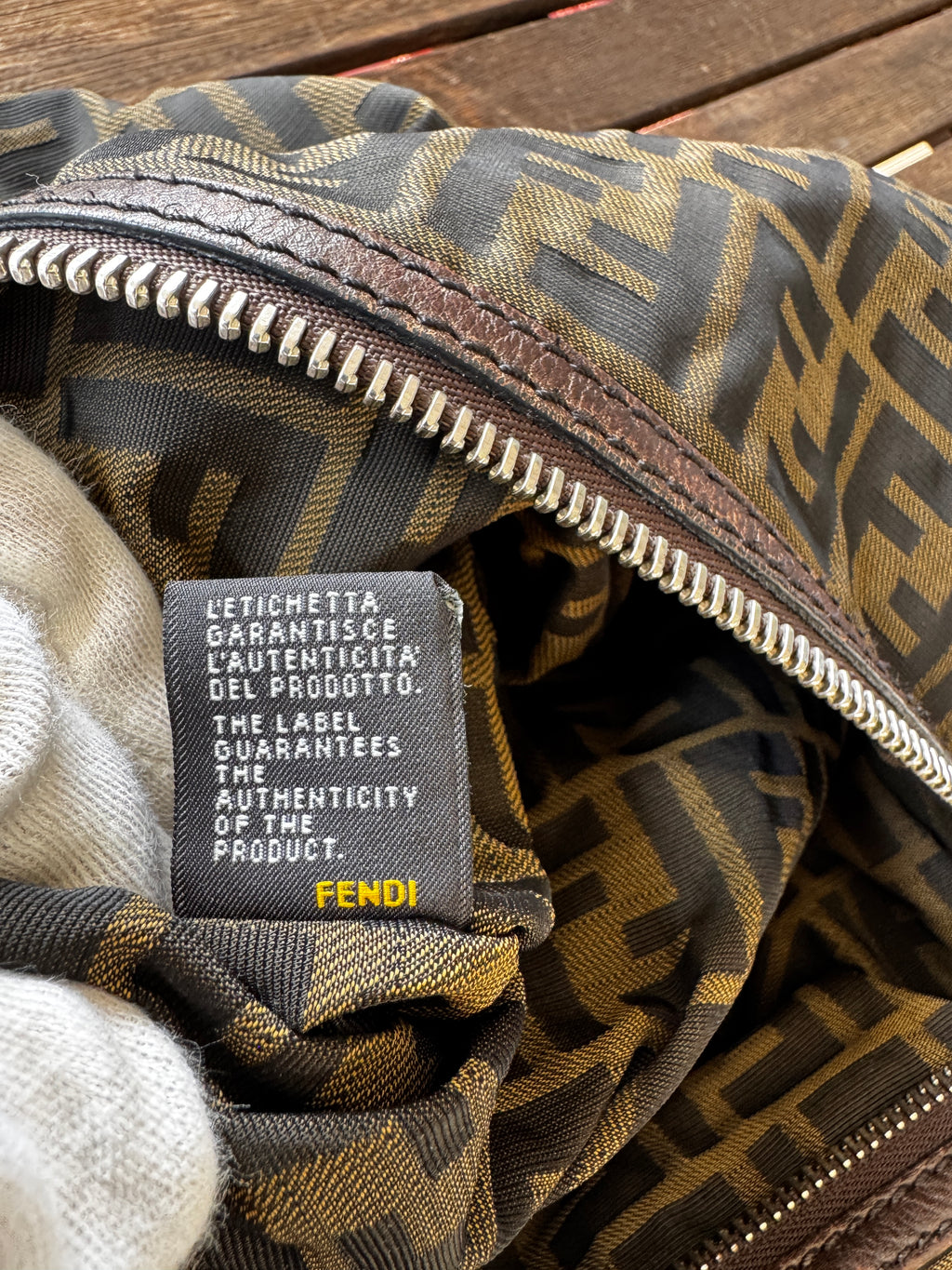 Fendi Borsa a Tracolla Messenger in Tessuto Zucca e Pelle
