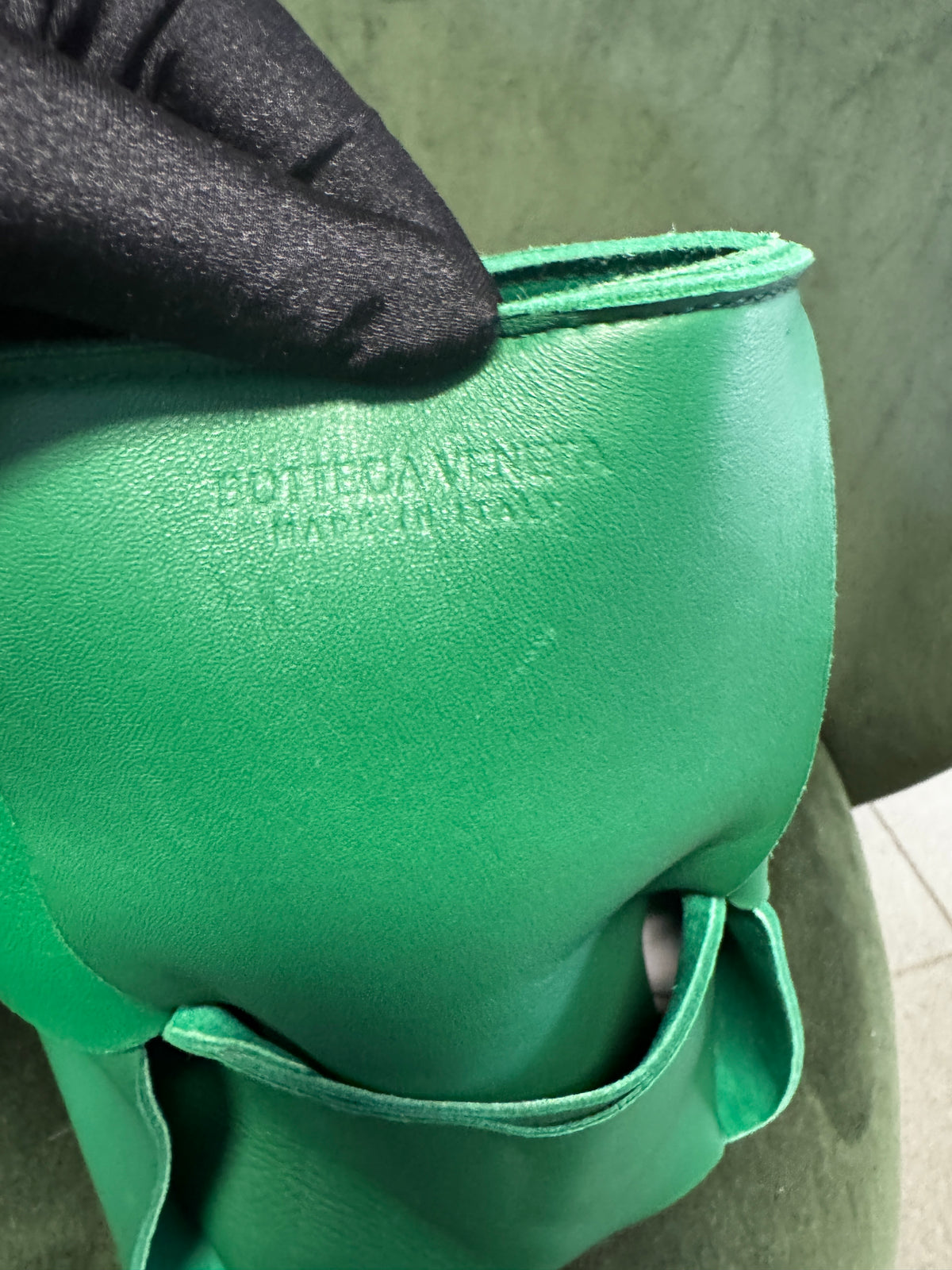 Bottega Veneta Arco Tote Medium in Pelle Intrecciato Orthobie - Verde Parakeet
