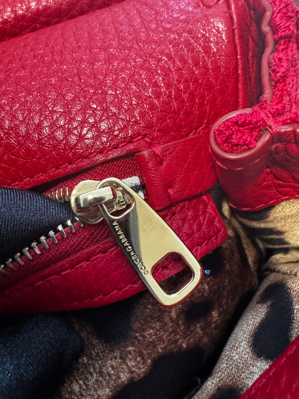 Dolce & Gabbana Miss Sicily Small in Pizzo e Pelle - Rosso Sicilia