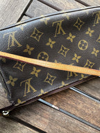 Louis Vuitton Pochette Accessoires in Tela Monogram