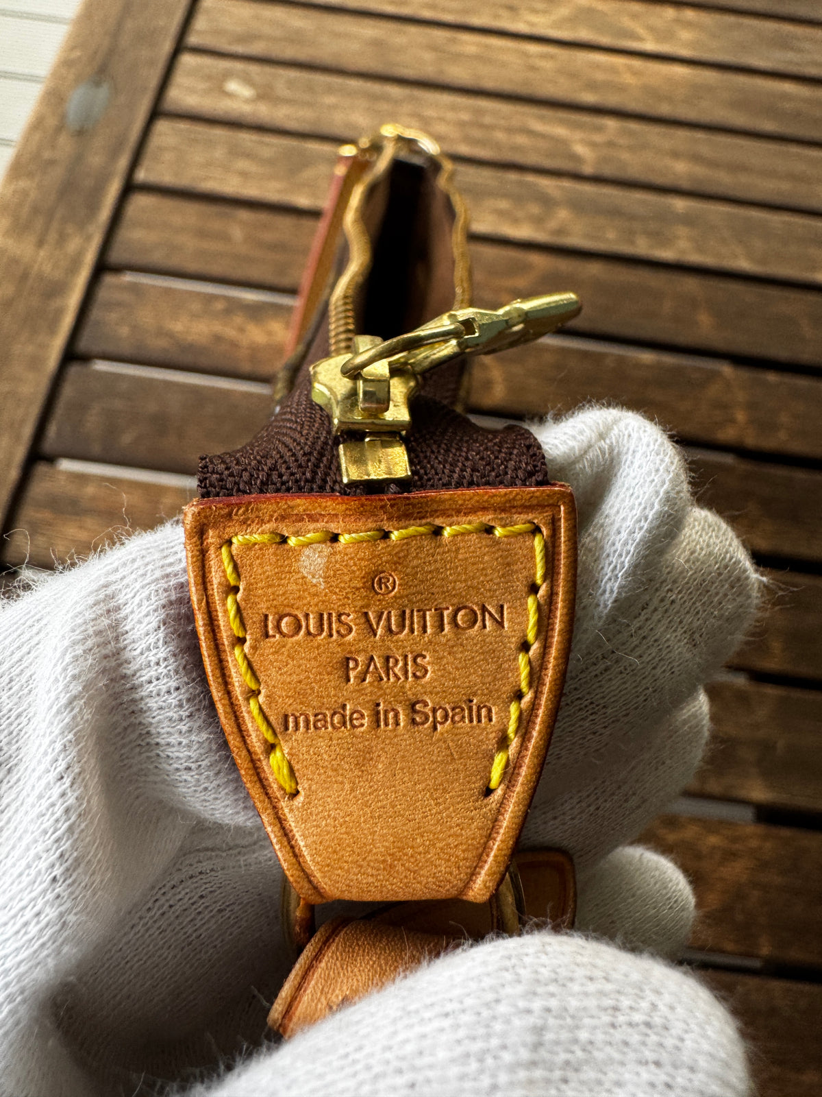 Louis Vuitton Pochette Accessoires in Tela Monogram