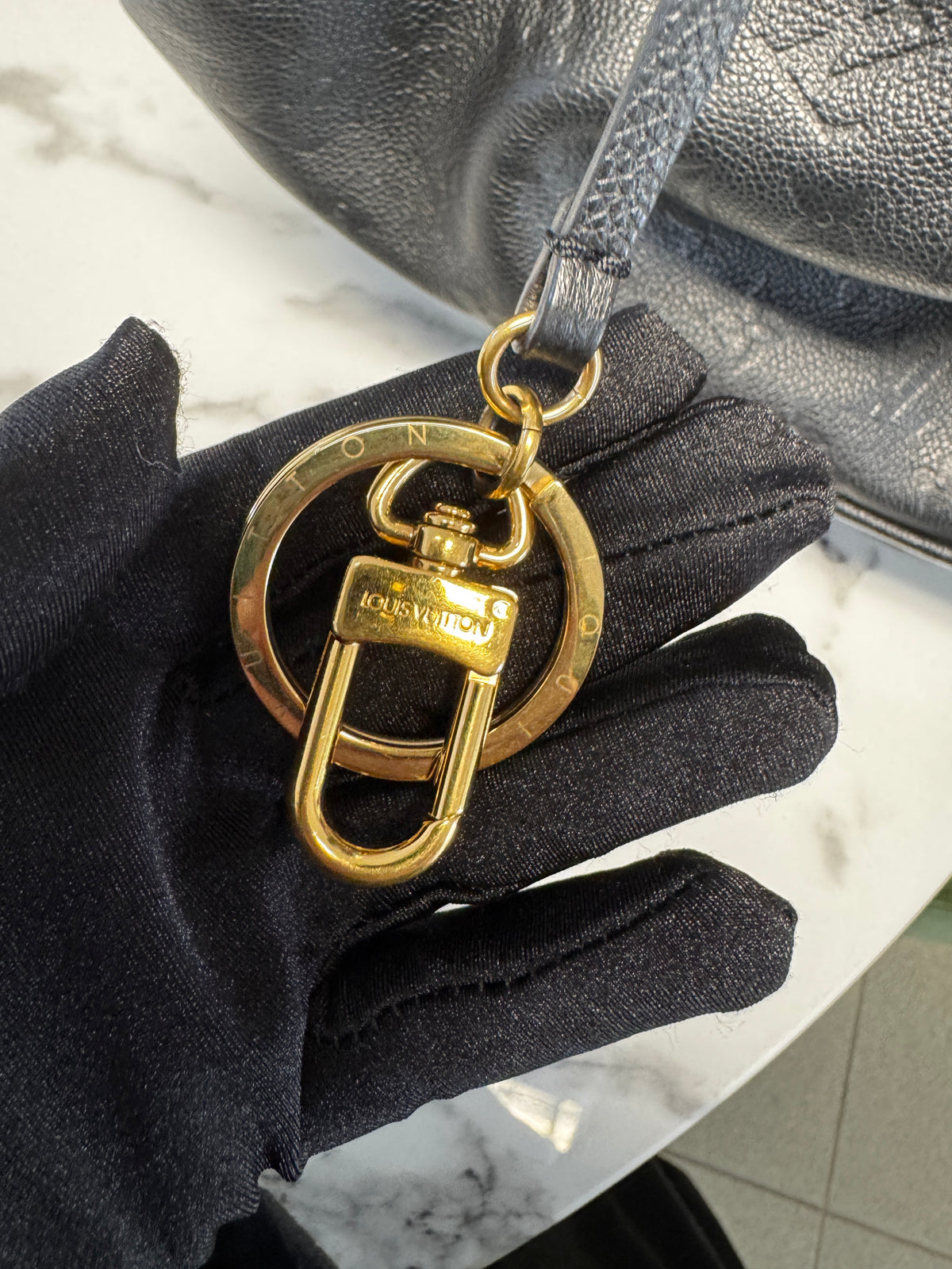 Louis Vuitton Artsy MM in Pelle Monogram Empreinte Noir