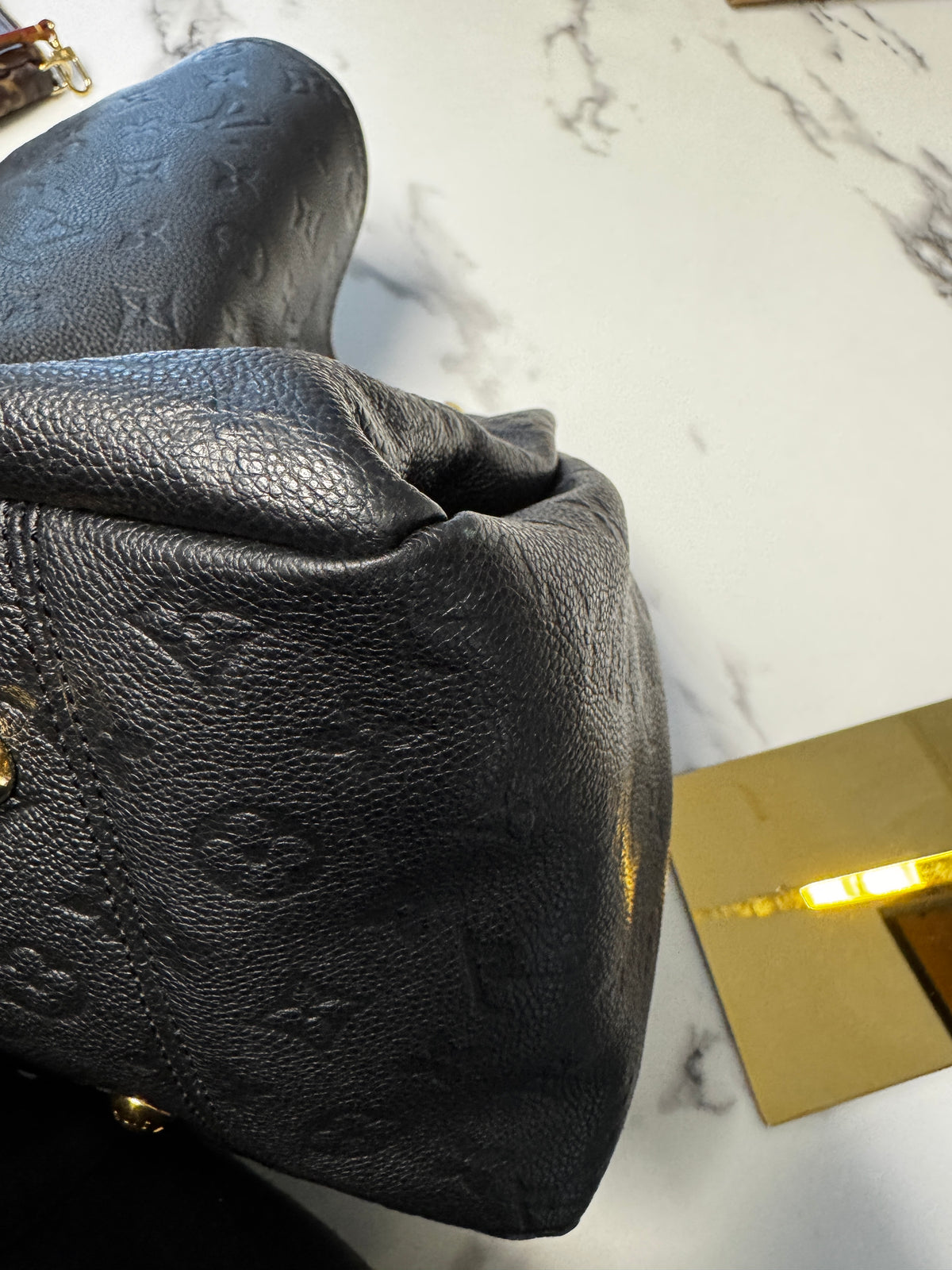 Louis Vuitton Artsy MM in Pelle Monogram Empreinte Noir