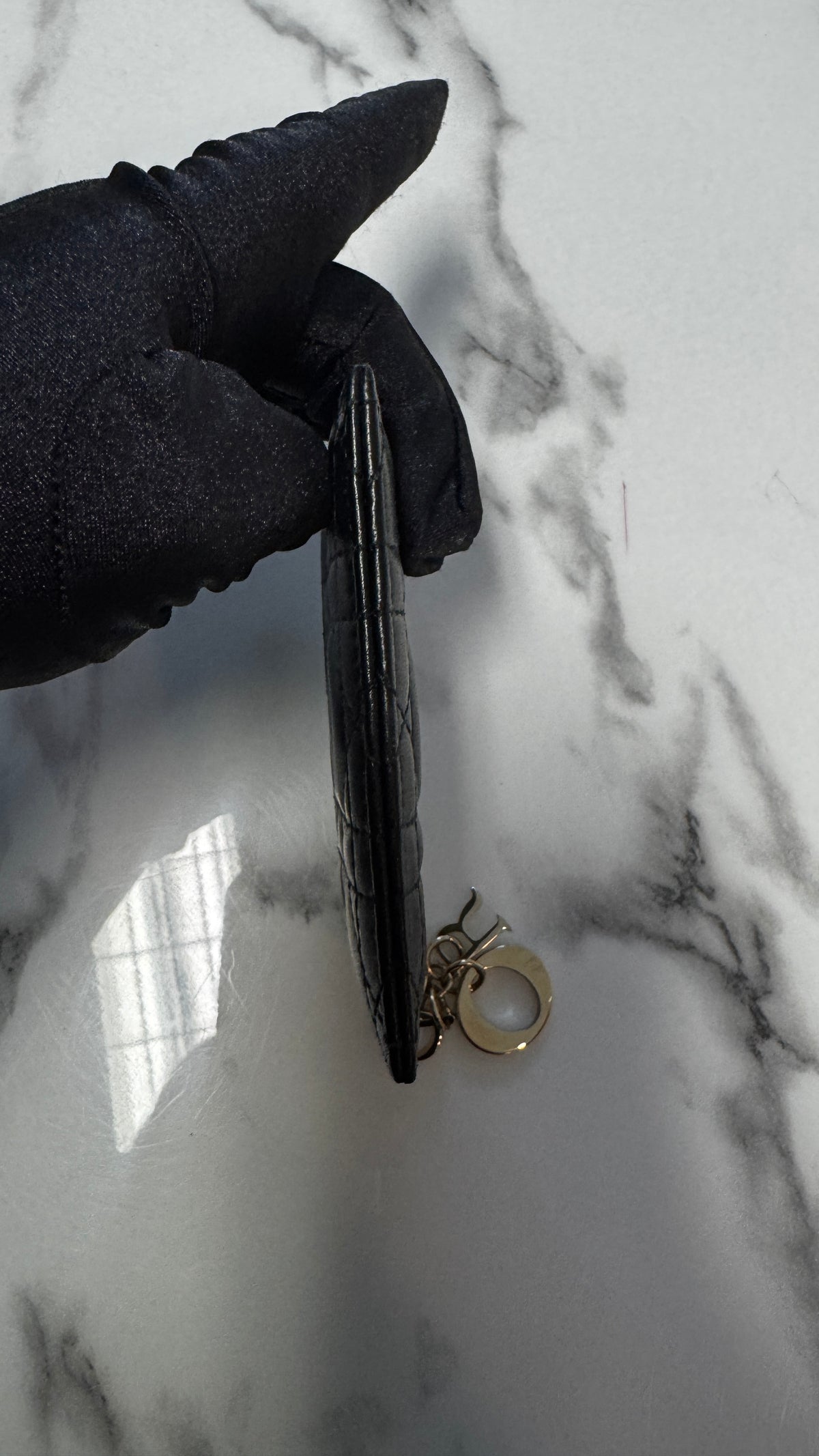 Christian Dior Portacarte Lady Dior Bicolore con Charm "D.I.O.R." in Pelle di Agnello Cannage