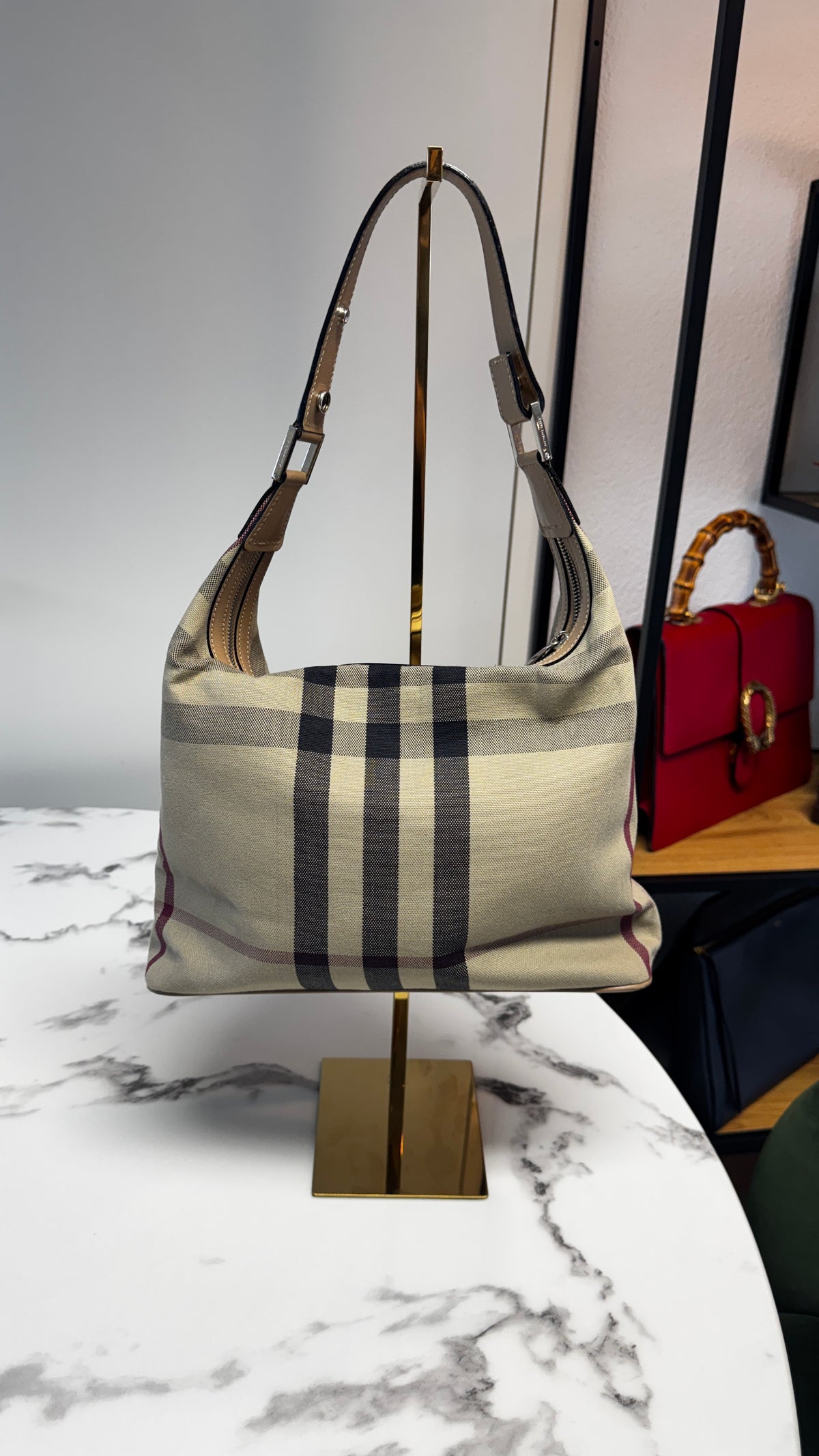 Burberry Borsa Hobo in Canvas Mega Check con Finiture in Pelle Beige