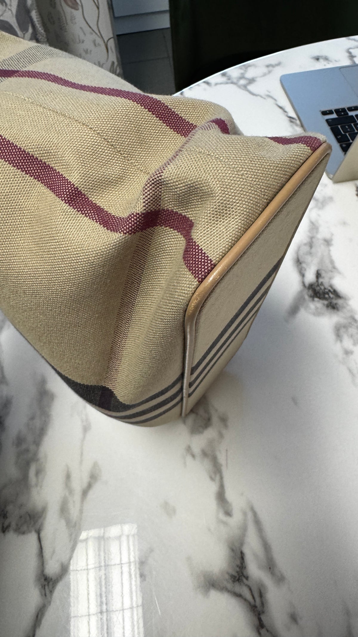 Burberry Borsa Hobo in Canvas Mega Check con Finiture in Pelle Beige