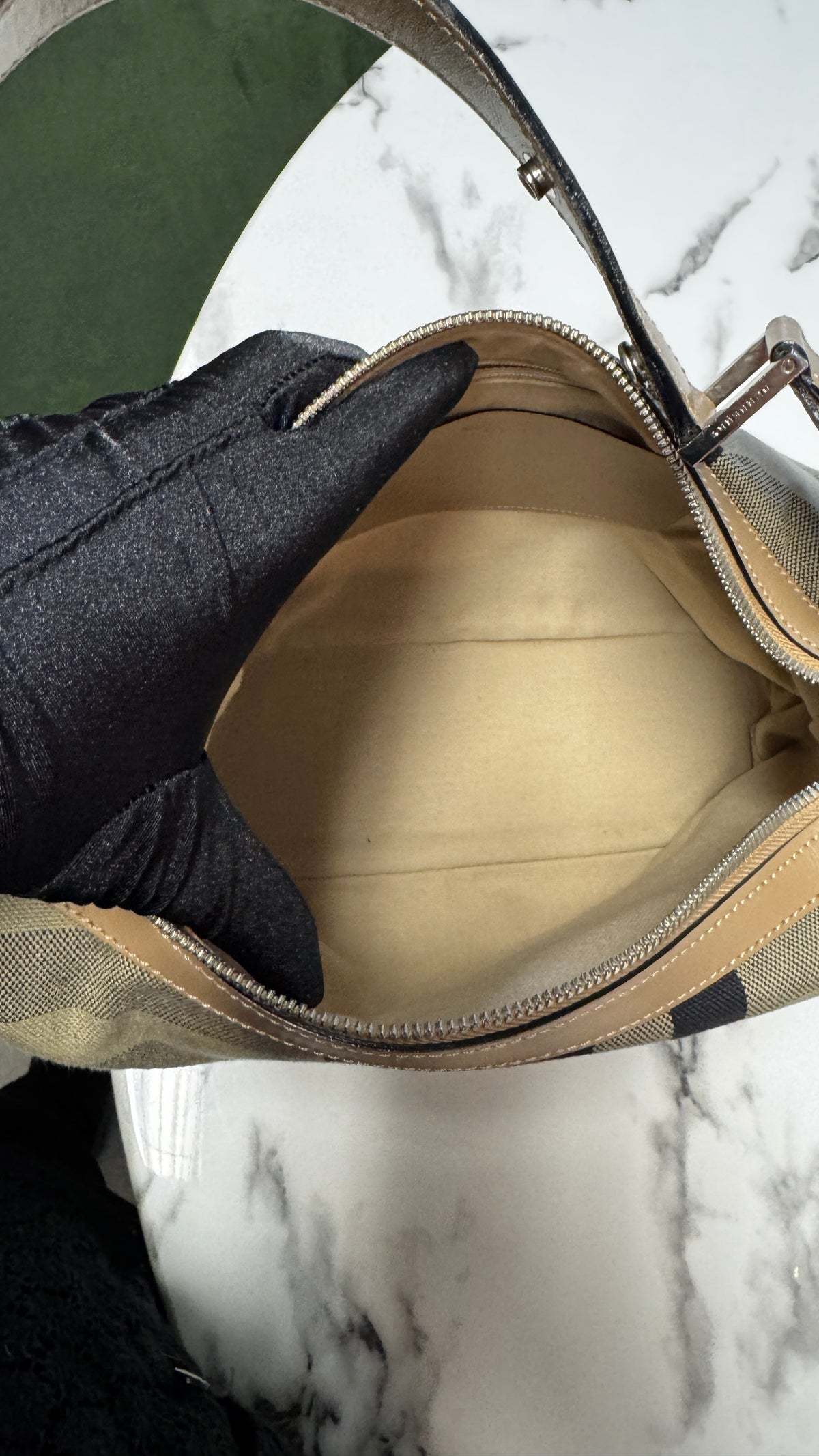 Burberry Borsa Hobo in Canvas Mega Check con Finiture in Pelle Beige