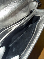 Miu Miu Pochette Crossbody in Pelle Matelassé Argento Metallizzato