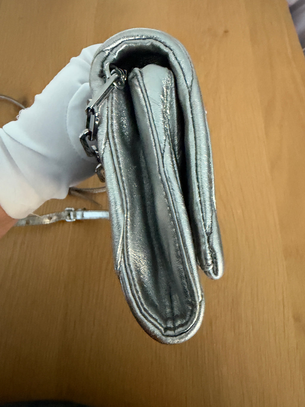 Miu Miu Pochette Crossbody in Pelle Matelassé Argento Metallizzato