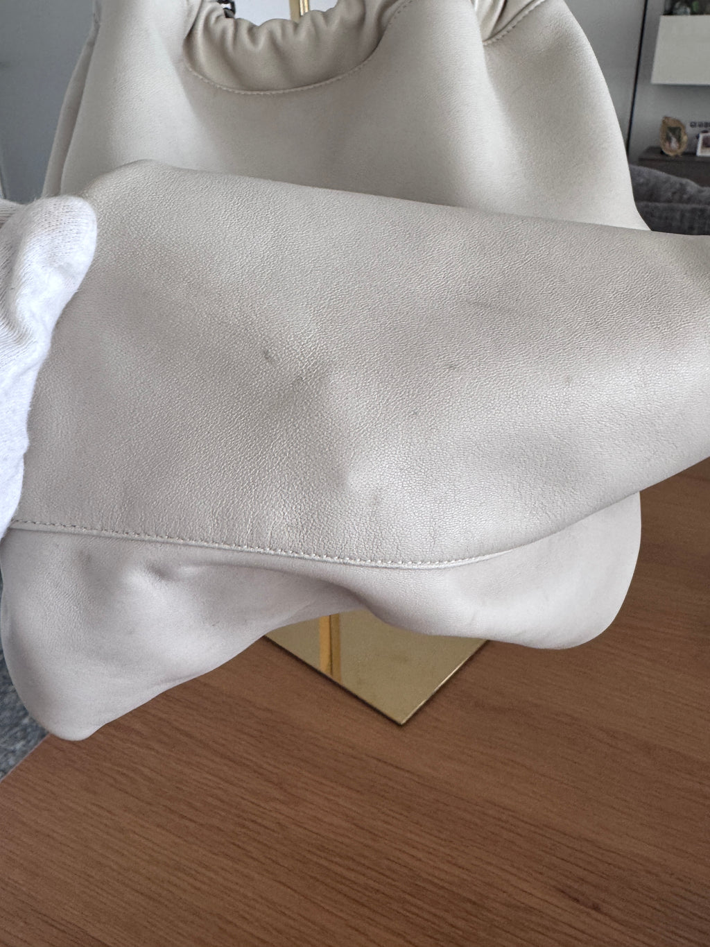 Saint Laurent Teddy Shopping Bag in Pelle - Bianco Ghiaccio