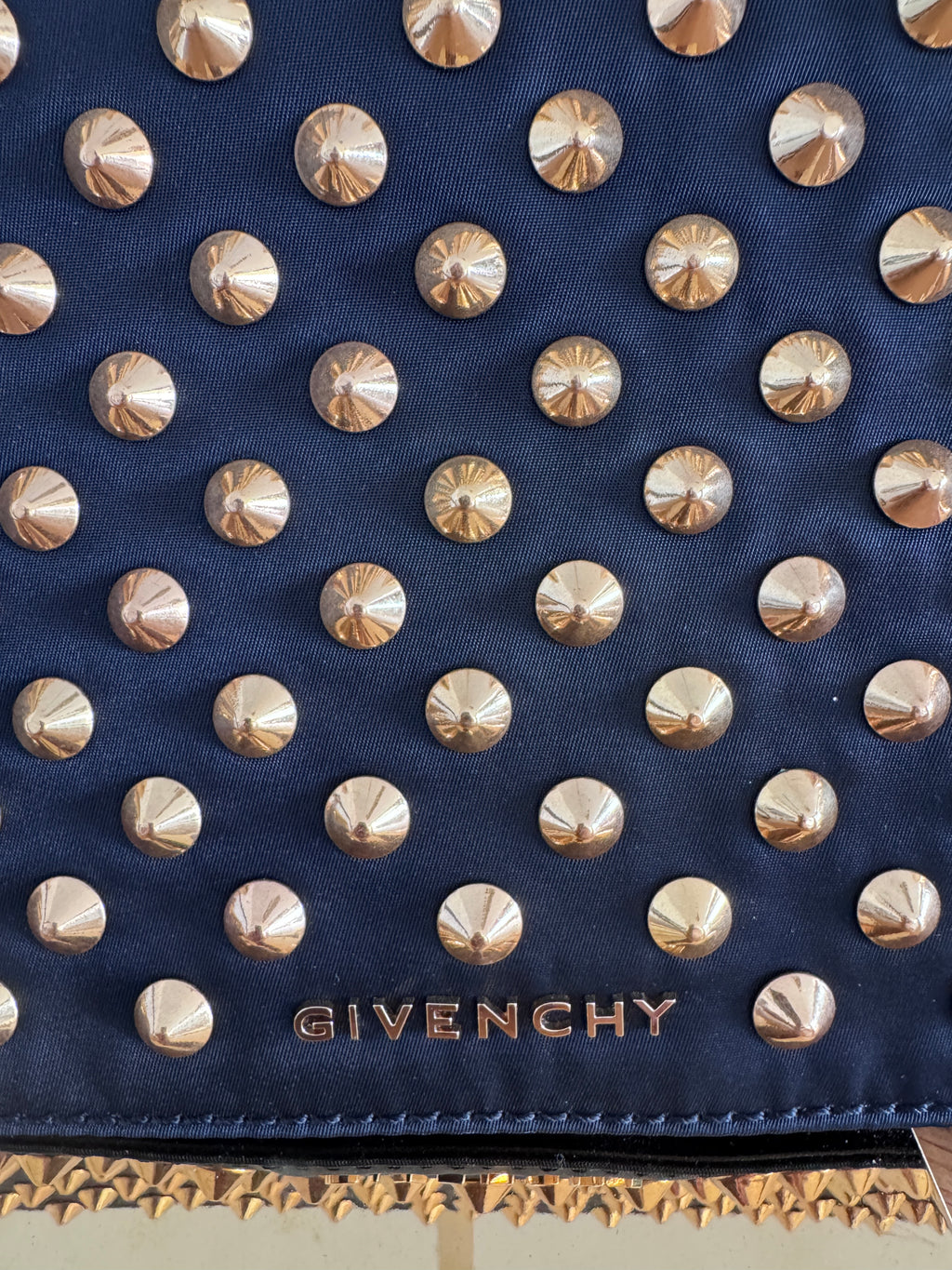 Givenchy Pochette con Borchie in Nylon e Pelle - Nero