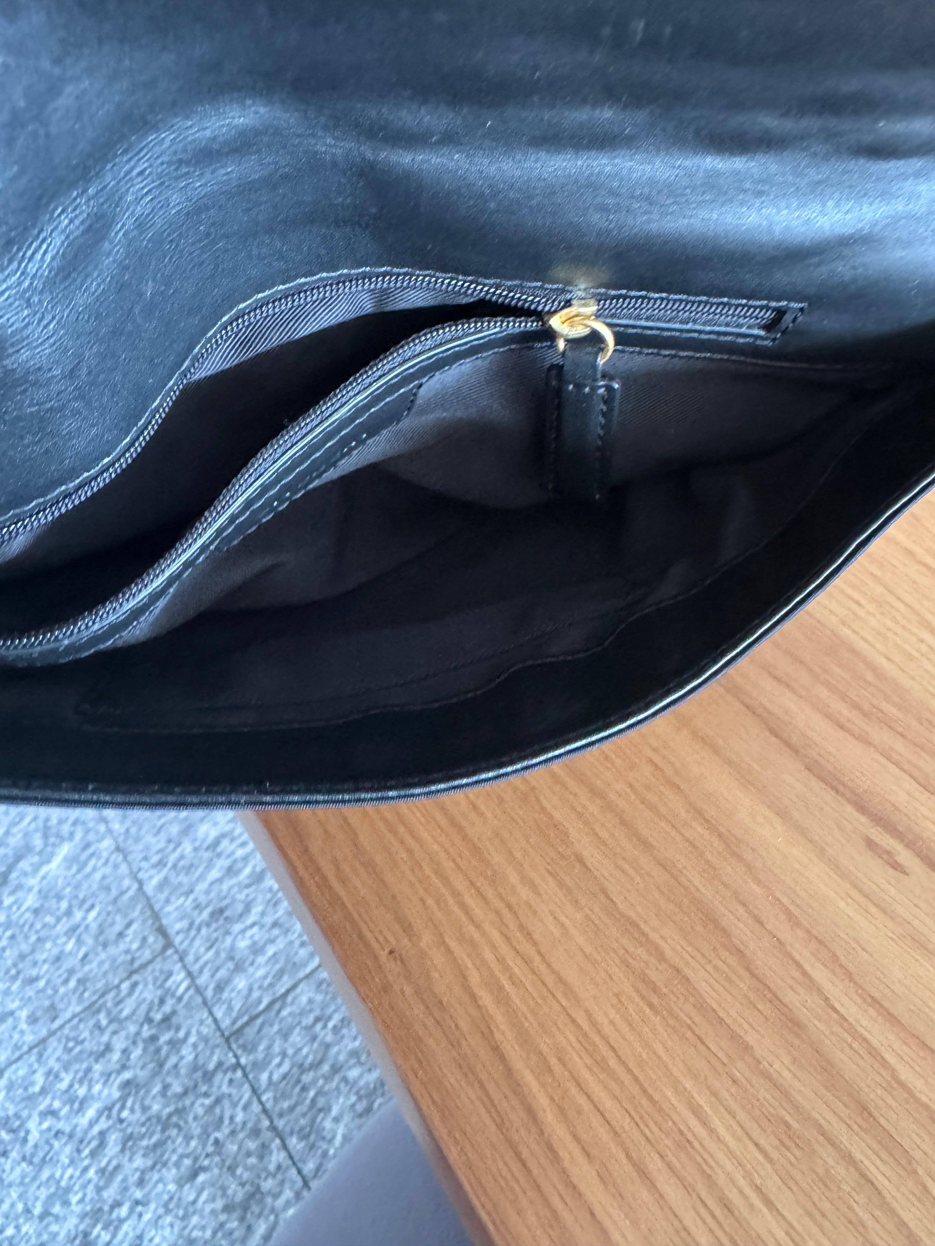 Givenchy Pochette con Borchie in Nylon e Pelle - Nero