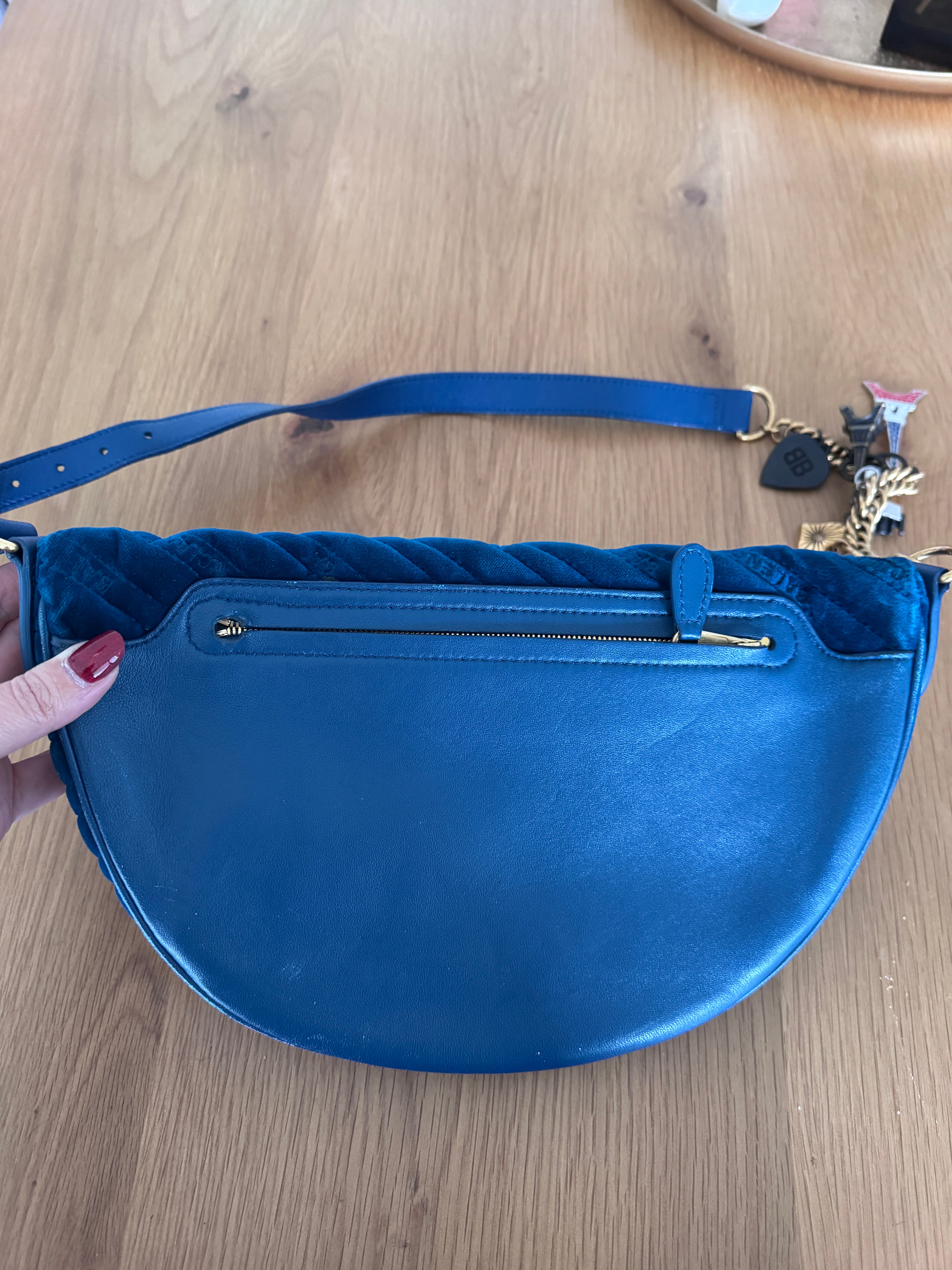 Balenciaga Marsupio "Souvenir" in Velluto Matelassé e Pelle - Blu Elettrico