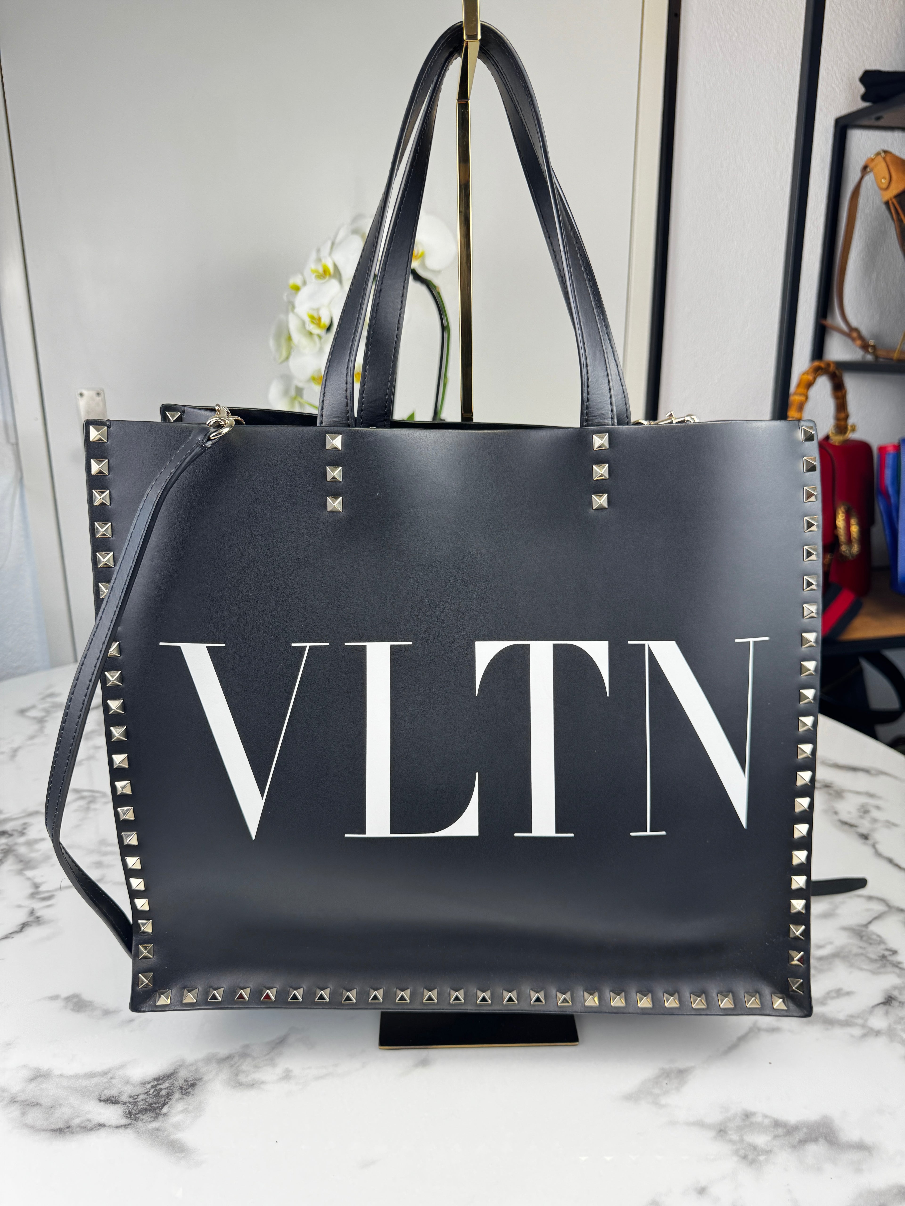 Valentino Garavani Rockstud Shopper