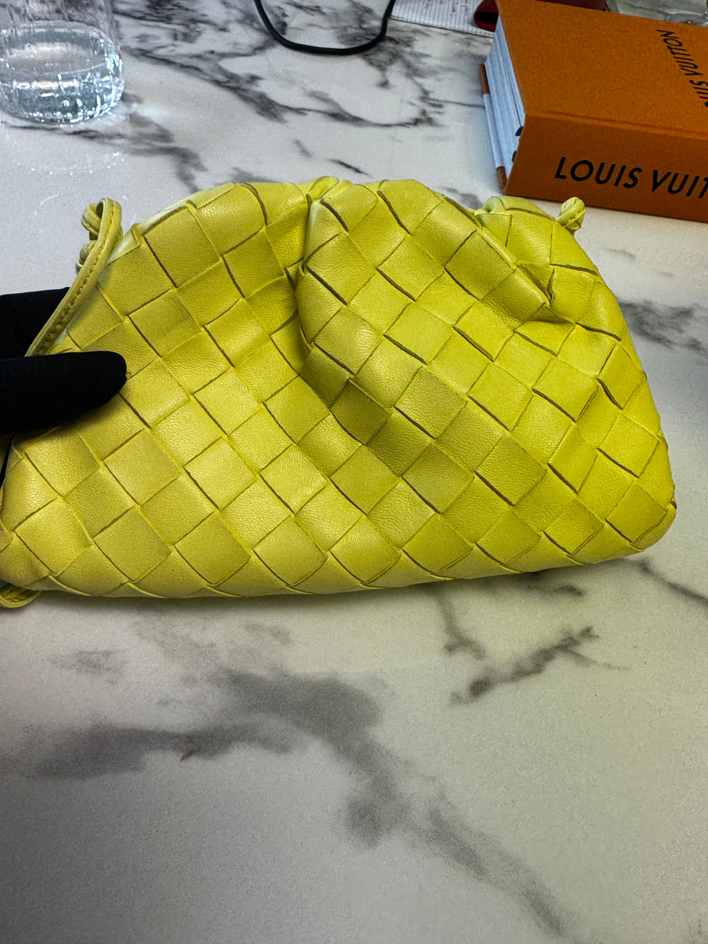 Bottega Veneta Mini The Pouch in Pelle Intrecciata - Giallo Fluo