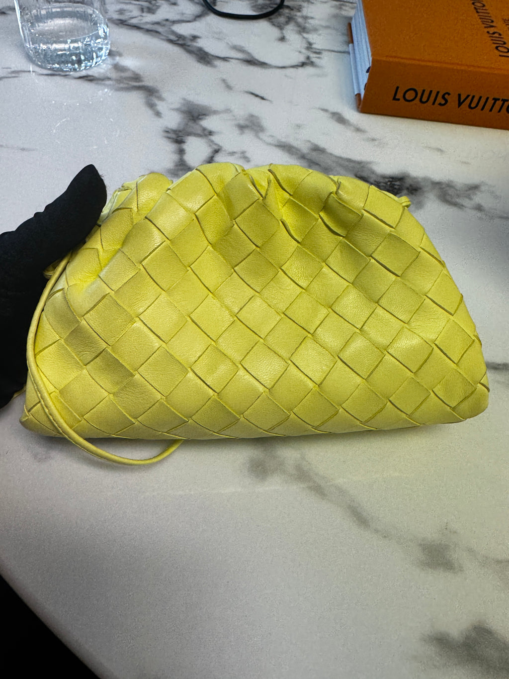 Bottega Veneta Mini The Pouch in Pelle Intrecciata - Giallo Fluo