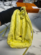 Bottega Veneta Mini The Pouch in Pelle Intrecciata - Giallo Fluo