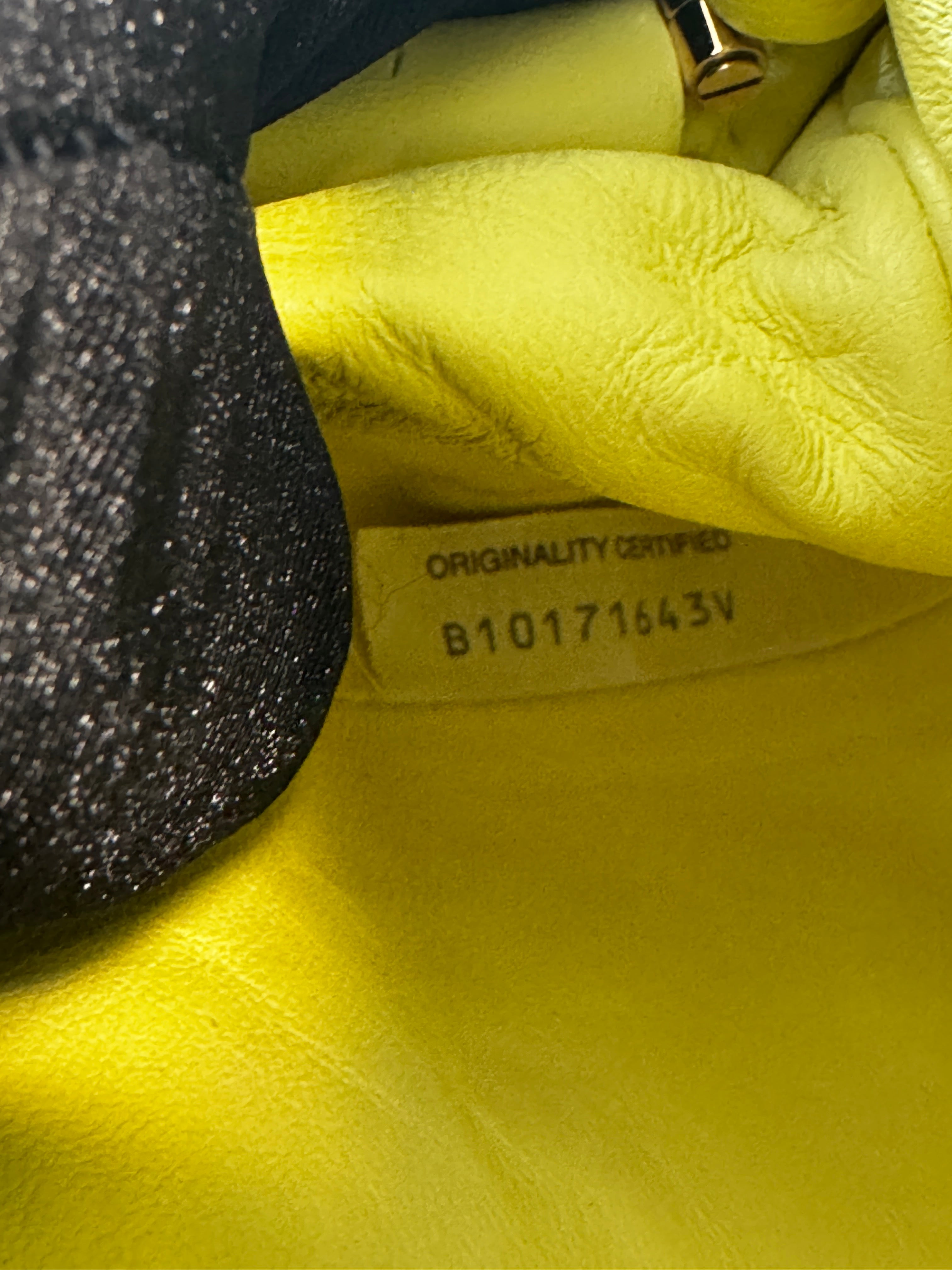 Bottega Veneta Mini The Pouch in Pelle Intrecciata - Giallo Fluo